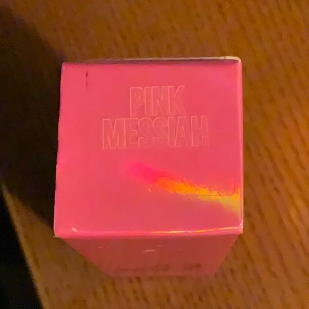 Jeffree Star Velvet Trap Pink Messiah- BNIB - Picture 3 of 3